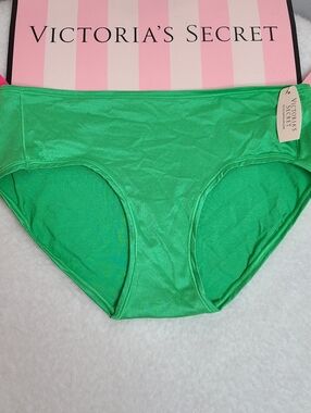 Y2K Victoria's Secret Fabulous Satin Hiphugger Panty Size M Bright Green